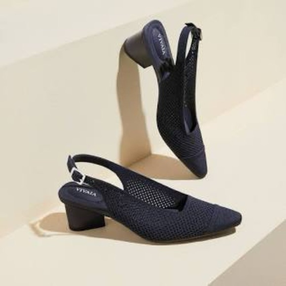 Vivaia Sz 7-7.5 38 Pointed Toe Leah Pro Women's Navy Slingback Block Heels
